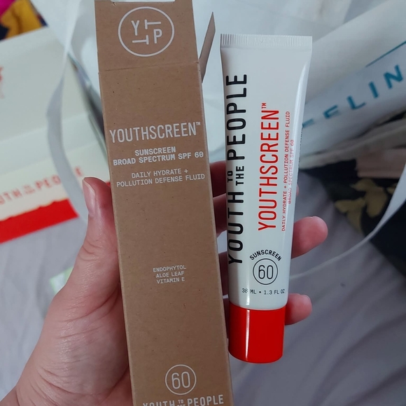 Youth to the People Youthscreen Sunscreen SPF 60 - White and Red - Picture 1 of 1
